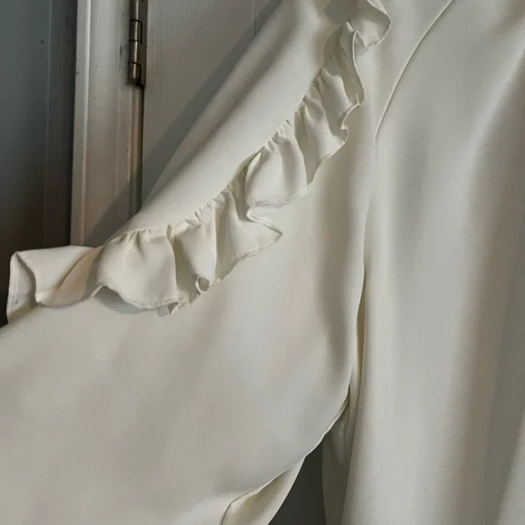 Vince Camuto Cream Ruffle Sleeve Blouse - Picture 3 of 7